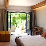 Romantiques Avec Jacuzzi Privatif Ou Baignoire Ronde Terrazzo 4*