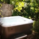 Romantiques Avec Jacuzzi Privatif Ou Baignoire Ronde Terrazzo Alojamento de Acomodação e Pequeno-almoço