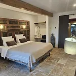 Romantiques Avec Jacuzzi Privatif Ou Baignoire Ronde Terrazzo 4*