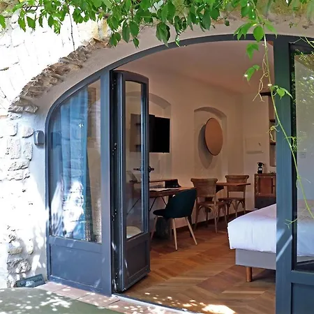 L'amourier En Cevennes, Romantiques Avec Jacuzzi Privatif Ou Baignoire Ronde Terrazzo Panzió 4*