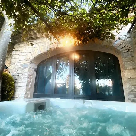 L'amourier En Cevennes, Romantiques Avec Jacuzzi Privatif Ou Baignoire Ronde Terrazzo فندق مبيت وإفطار سانت هيبوليت - دو - فورت