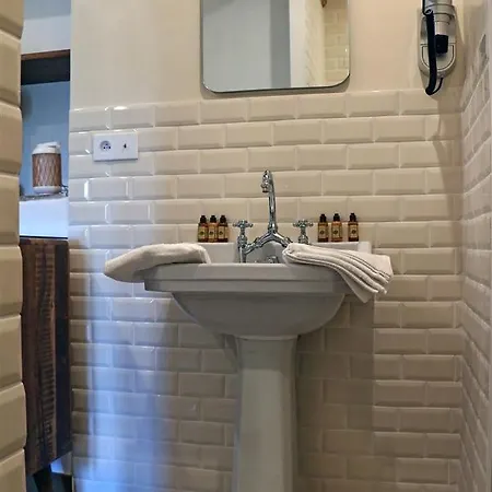 L'amourier En Cévennes, Romantiques Avec Jacuzzi Privatif Ou Baignoire Ronde Terrazzo Bed & Breakfast