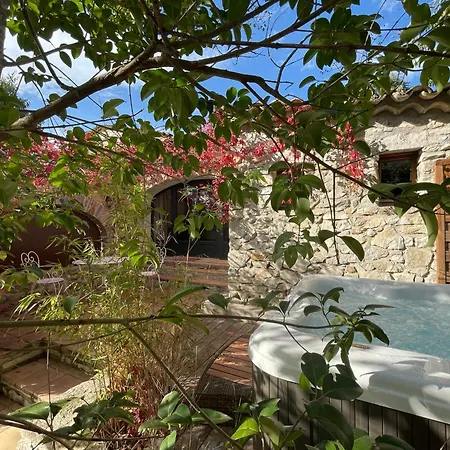 L Amourier D Hotes Pour Amoureux Avec Jacuzzi Ou Baignoire Xxl Saint-Hippolyte-du-Fort