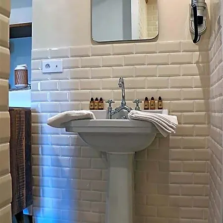فندق مبيت وإفطار L'amourier En Cevennes, Romantiques Avec Jacuzzi Privatif Ou Baignoire Ronde Terrazzo 4*
